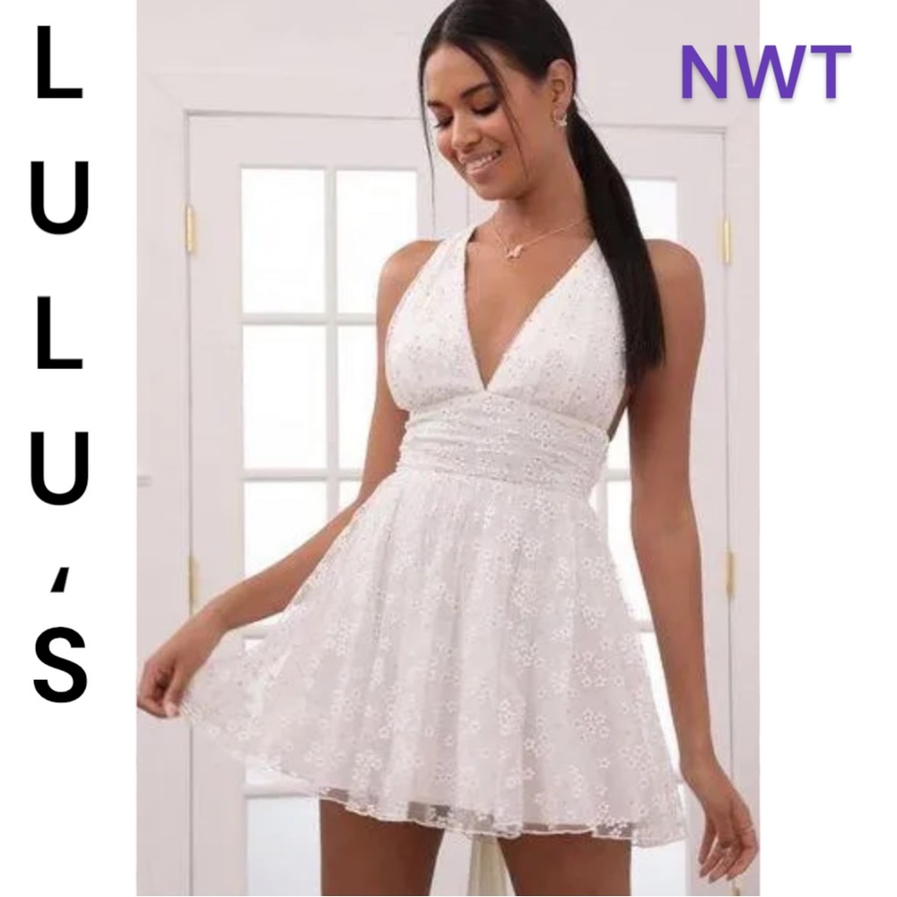 NWT Lulus White Daisy Print Mini A-Line Skater Summer Party Sun Dress